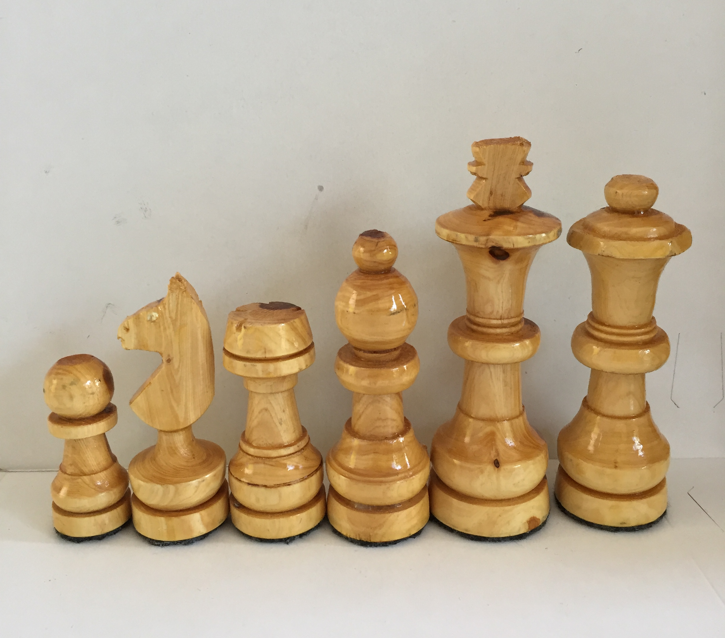 Ajedrez De Madera Artesanal: 25x25 Cm. Tablero Plegable